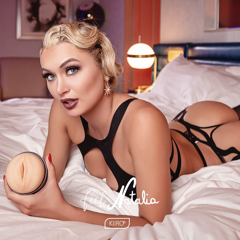 KIIROO - FEEL NATALIA STARR PAR STARS COLLECTION STROKERS